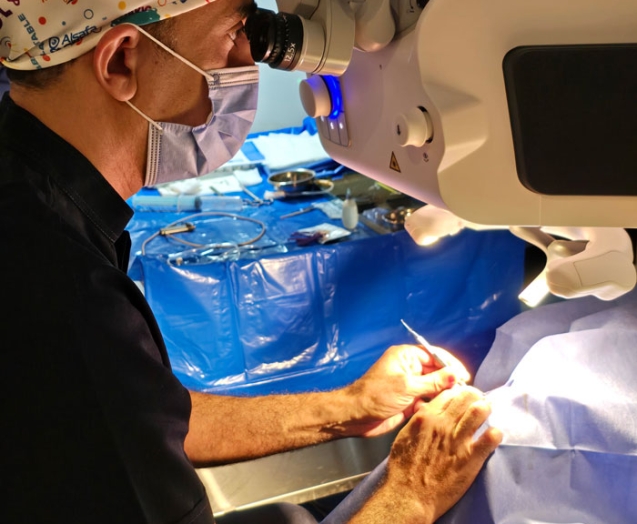 أفضل دكتور زراعة عدسات