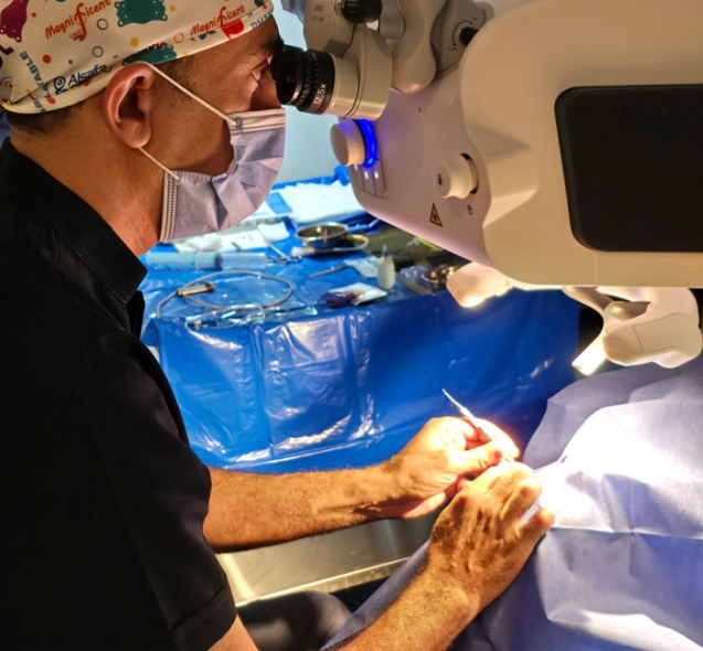 أفضل دكتور زراعة عدسات